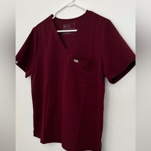 Figs Catarina One Pocket Scrub Top, size Large. Burgundy.